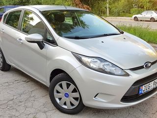 Ford Fiesta foto 1