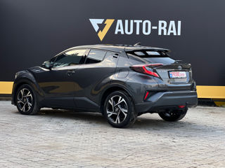 Toyota C-HR foto 4