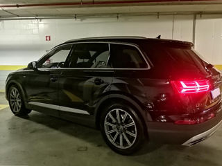 Audi Q7 foto 2