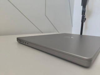 MacBook  PRO 16inch, 32gb 512 b foto 4