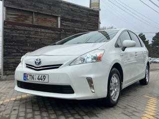 Toyota Prius v