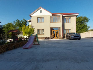 Spre vinzare casa in Ialoveni 147m.p+14s Centru Regiunea Bozu .