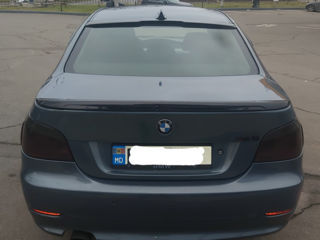 BMW 5 Series foto 2