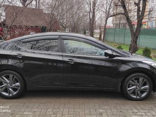 Hyundai Elantra foto 13