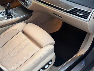 BMW 7 Series foto 12