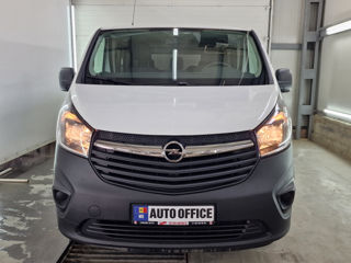 Opel Vivaro foto 2