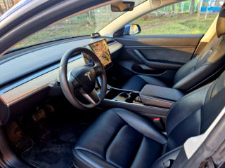 Tesla Model 3 foto 5