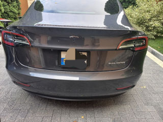 Tesla Model 3 foto 6