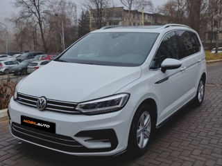 Volkswagen Touran foto 2