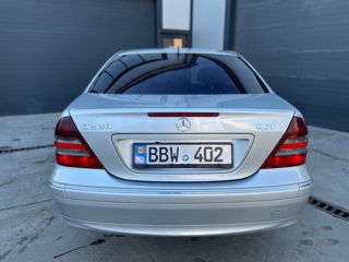 Mercedes C-Class foto 11