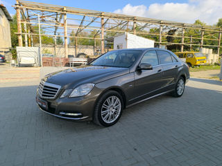 Mercedes E-Class foto 1