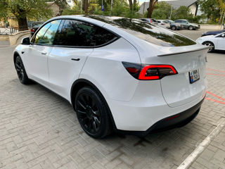 Tesla Model Y foto 5