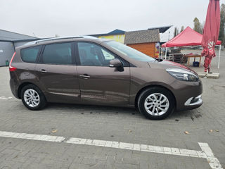 Renault Grand Scenic foto 2