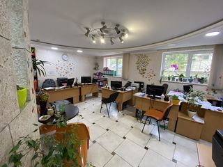 Schimb pe spatiu locativ sau vind/ Spatiu comercial (salon frumusete, oficiu)108 m2,str. Negruzzi, foto 1