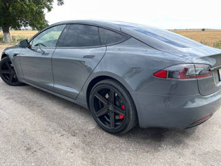 Tesla Model S foto 2