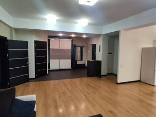 Apartament cu 2 camere, 130 m², Centru, Chișinău foto 5