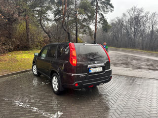 Nissan X-Trail foto 2