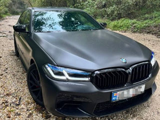 BMW 5 Series foto 3