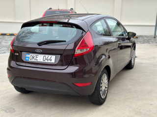 Ford Fiesta foto 4