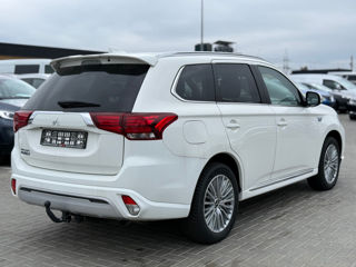 Mitsubishi Outlander foto 3