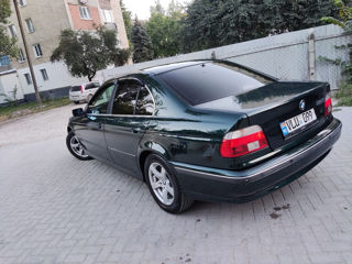 BMW 5 Series foto 4