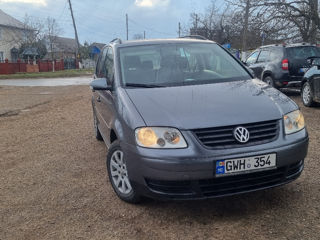 Volkswagen Touran foto 7