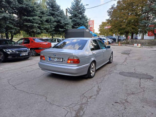 BMW 5 Series foto 4