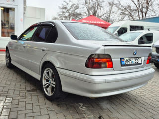 BMW 5 Series foto 8