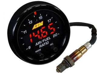 AEM Wideband 30-4110 €239 si 30-0300 €249