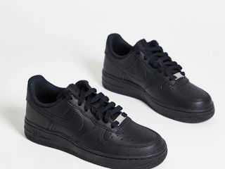 Nike Air Force 1 Black foto 2