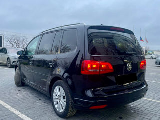 Volkswagen Touran foto 3