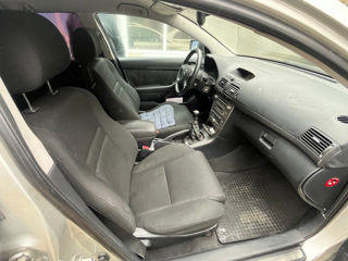 Toyota Avensis foto 5