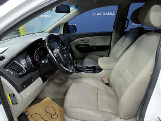 KIA Carnival foto 4