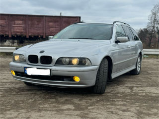 BMW 5 Series foto 2