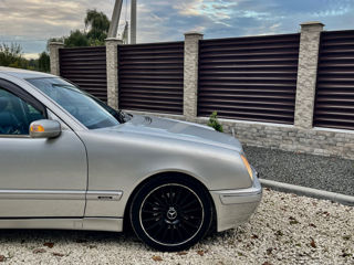 Mercedes E-Class foto 9