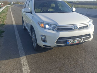 Toyota Highlander фото 1