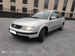 Volkswagen Passat foto 1