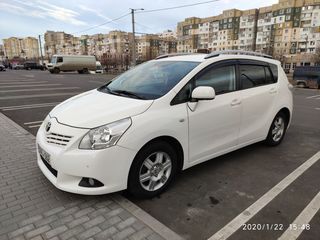 Toyota Verso foto 2