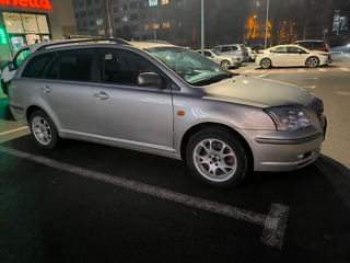 Toyota Avensis foto 3