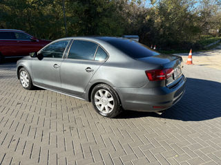 Volkswagen Jetta foto 7