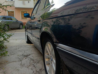 BMW 5 Series foto 3