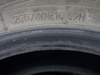 4 Anvelope 205/60 R16 foto 3