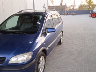 Opel Zafira foto 2