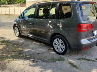 Volkswagen Touran foto 3