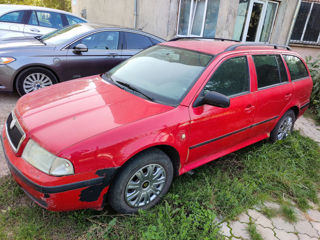 Se vinde urgent Skoda Octavia 2003. 1000 Euro foto 3