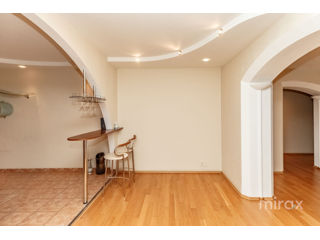 Apartament cu 4 camere, 170 m², Botanica, Chișinău foto 12