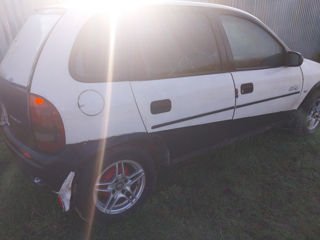 Opel Corsa foto 2