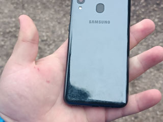 Samsung A20e.  32gb foto 3