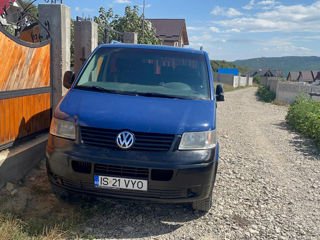 Volkswagen Caravelle foto 1