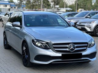 Mercedes E-Class foto 4